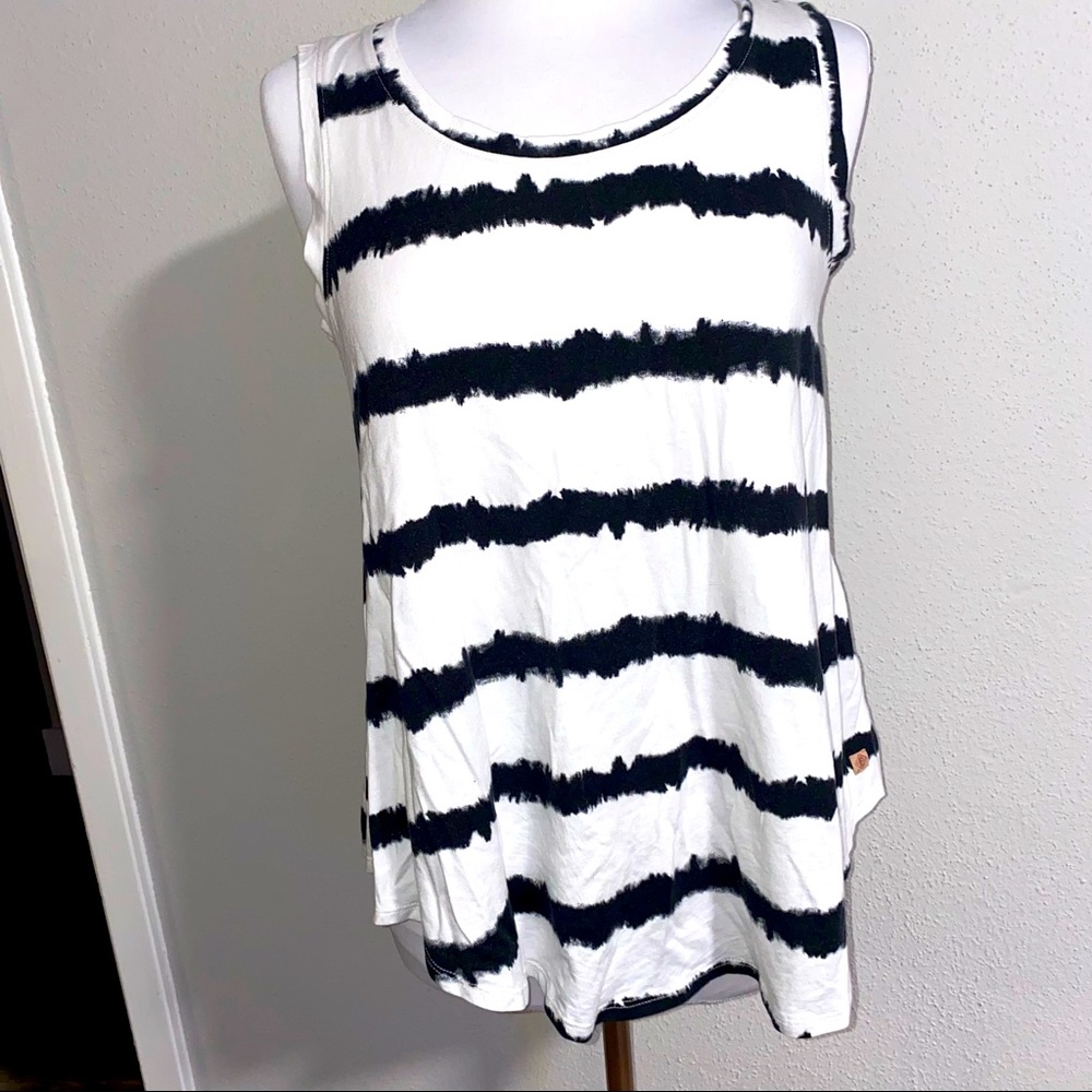 Black and white design tank top